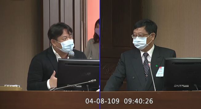 民進黨立委洪申翰質詢環保署長張子敬。(立法院直播)