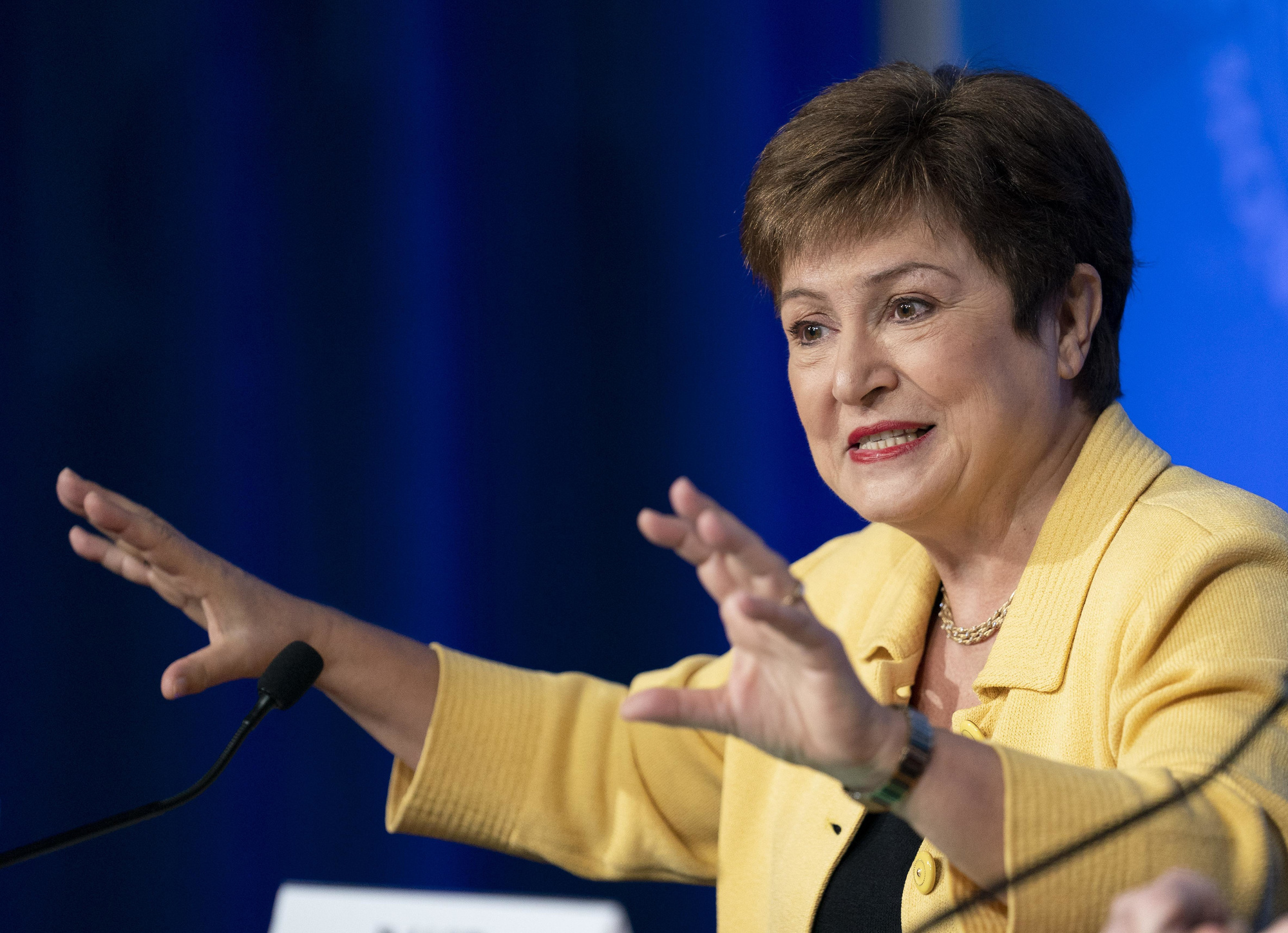 國際貨幣基金(IMF)總裁喬治艾娃(Kristalina Georgieva)表示，冠狀病毒肆虐全球引發的經濟危機，迥異於過去一個世紀以來的任何經濟危機。(圖/推特)