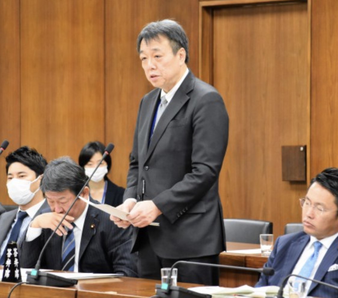 58歲的領事局長水嶋光一確診感染俗稱武漢肺炎，這是日本中央省廳(部會)首位局長確診。(圖/推特)