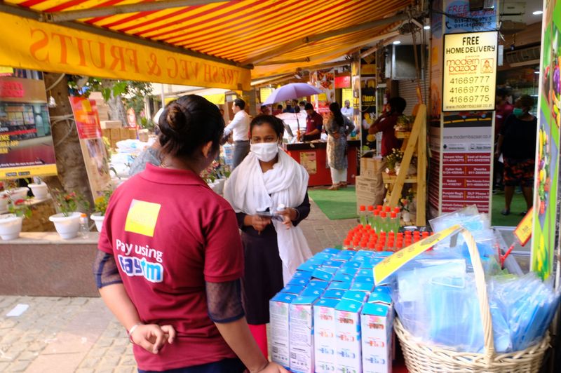 刺激經濟 印度全國封鎖滿月後允商店營業。(中央社／資料照)
