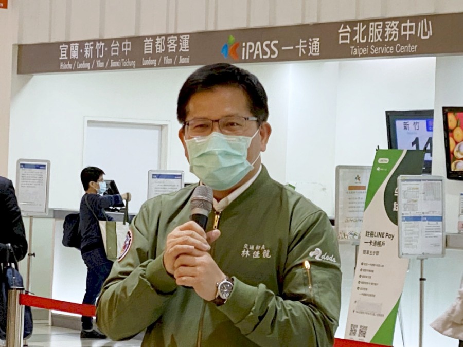 交通部長林佳龍16日表示，華航改名一事已交由航發會進行研究。(資料照/吳琍君 攝)