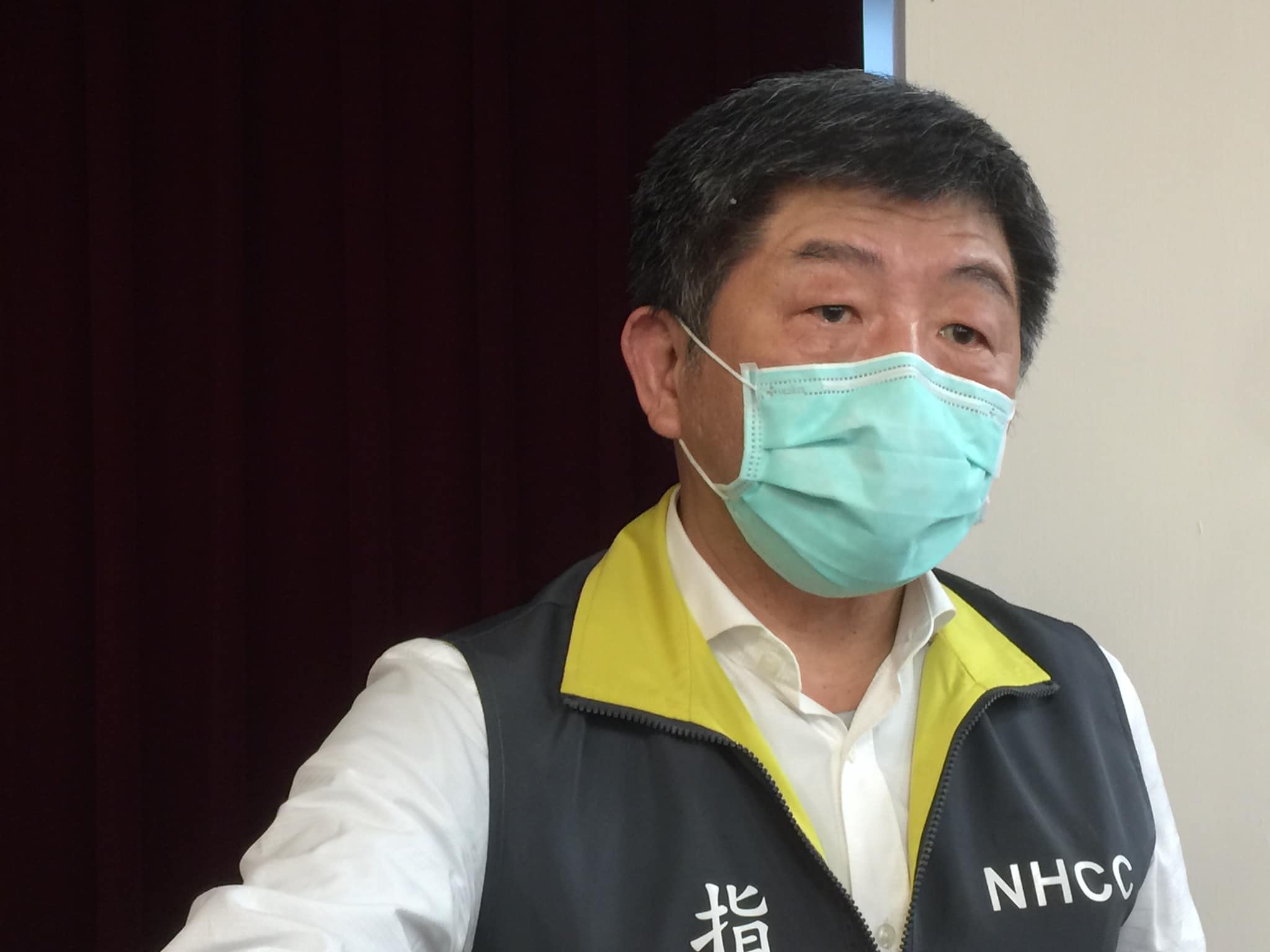 中央流行疫情指揮中心指揮官陳時中表示台灣疫情可以說是處在趨緩階段。(蕭照平攝)