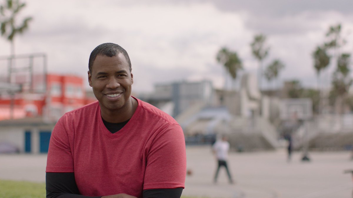 首位NBA出櫃球員柯林斯(Jason Collins)。 (圖:柯林斯推特)