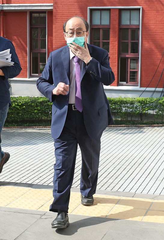 立法院長游錫堃20日召集朝野黨團協商紓困特別條例修正草案，民進黨立法院黨團總召柯建銘（圖）出席。中央社記者裴禛攝　109年4月20日