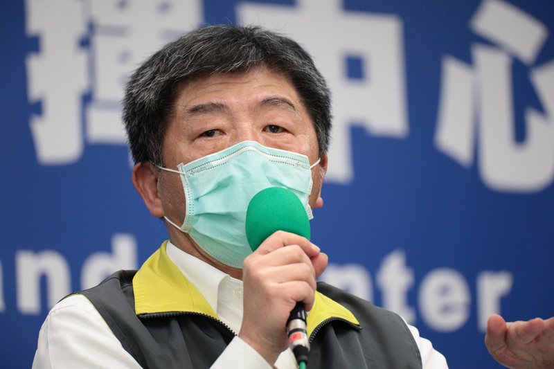 指揮中心指揮官陳時中表示，指揮中心已研擬三階段整備方案，並由各中央主管機關提出管制配套，預計於本週與地方政府溝通聯繫會報中提出來討論。（中央流行疫情指揮中心提供）