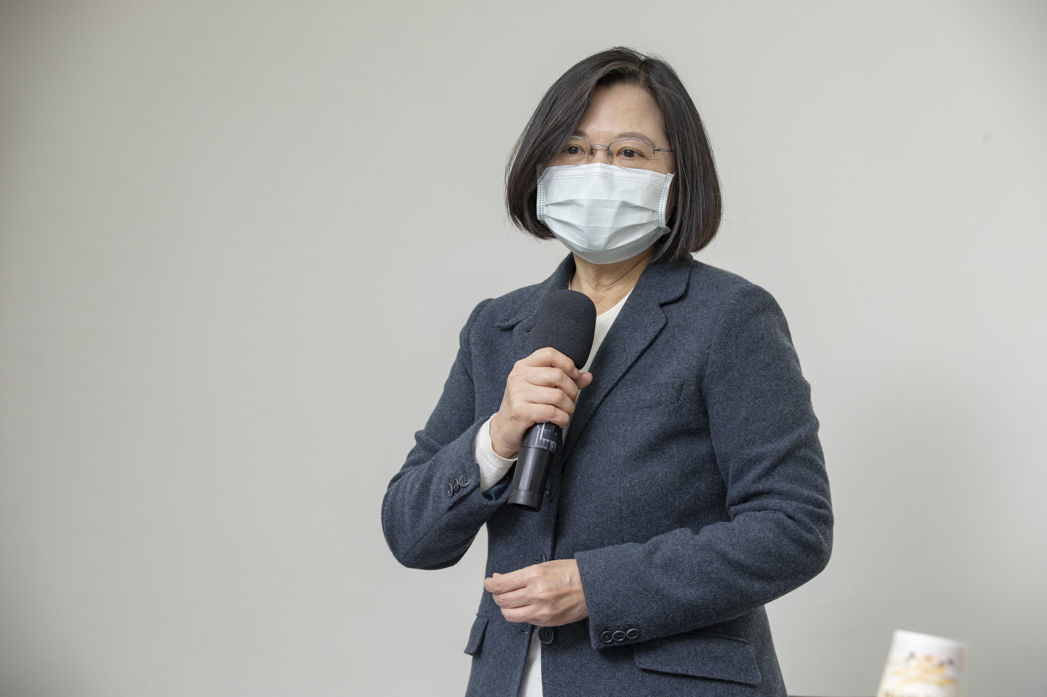 針對監察院長被提名人陳菊的審查受阻，蔡英文總統(圖)14日對此指出，這是讓「被提名人」有機會在一個正式的場合回答被質疑的事情，但被剝奪了，她覺得很遺憾。(總統府提供)