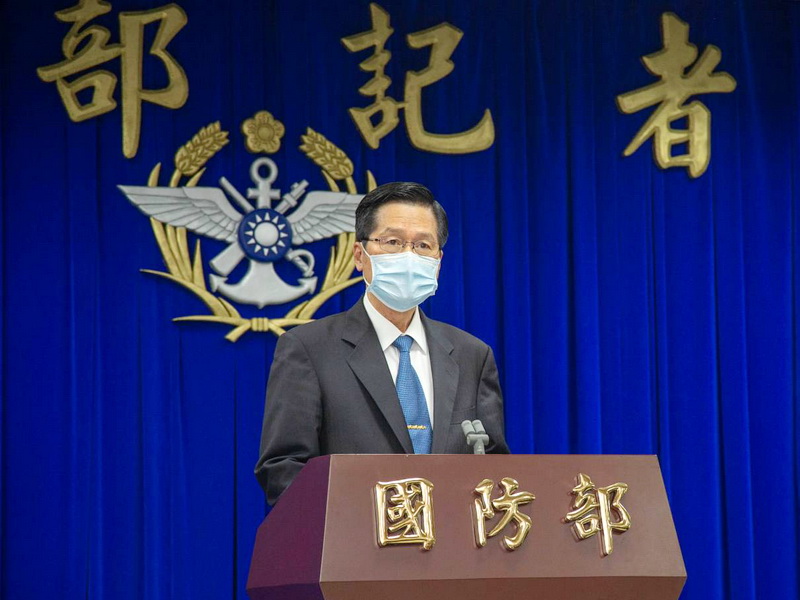 敦睦艦隊染疫，國防部長嚴德發21日在臨時記者會表示，已向蔡英文總統自請處分，願接受所有處分 (國防部提供)