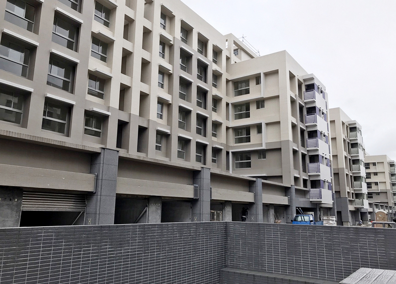 財政部30日宣布，方案延長辦理至民國113年(2024年)底，減半碼措施實施期間同步延長到至113年底。圖為花蓮青年安心成家住宅。(圖:中央社)