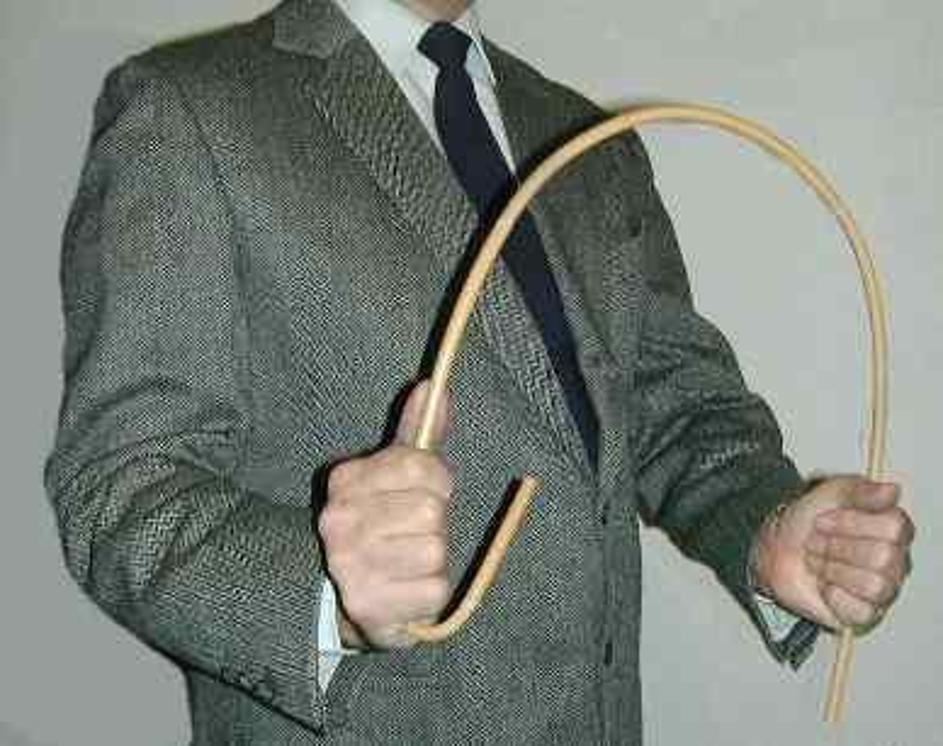 法務部5日表示，鞭刑不符合現代刑罰思潮，且台灣已簽署聯合國人權兩公約，如果引進鞭刑，將有違國際刑罰趨勢與兩公約精神，「本部認為目前不宜引進鞭刑」。（示意圖）（網路圖片）