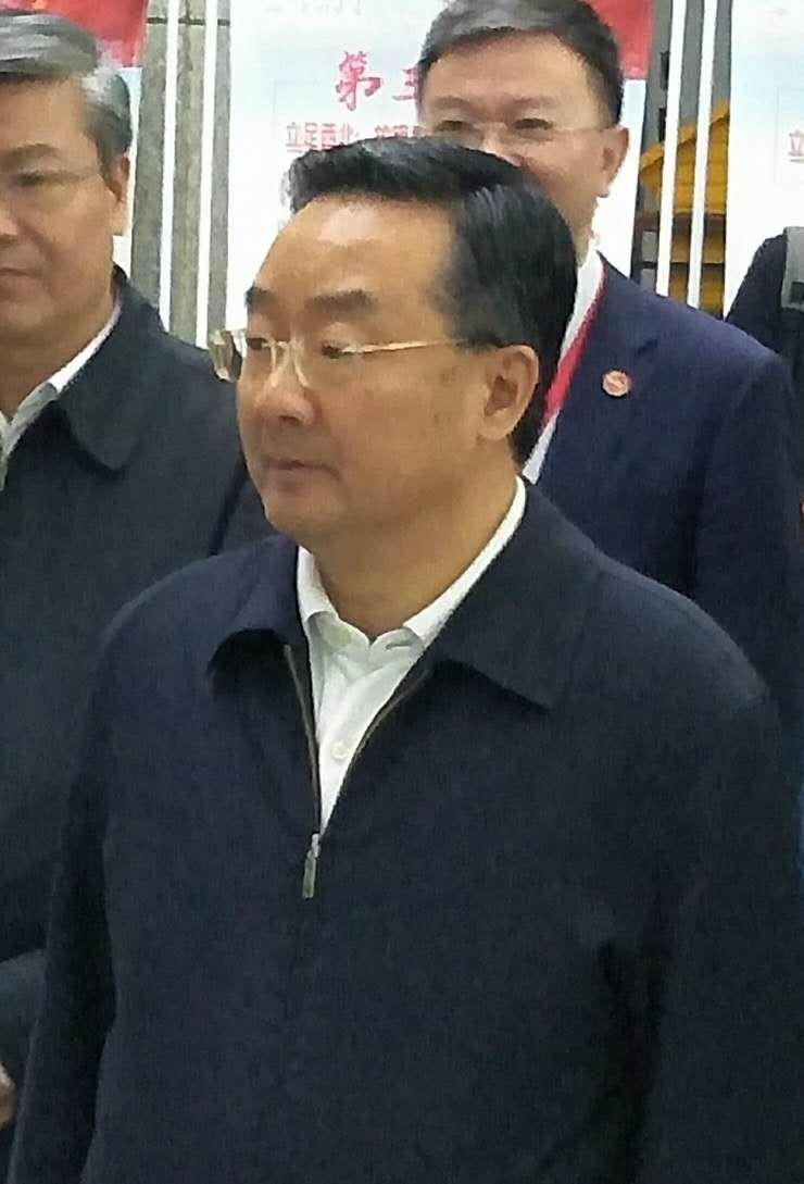 中國經濟受到俗稱武漢肺炎的2019年冠狀病毒疾病(COVID-19)疫情嚴重影響，而相較一線城市，貧困省市的情況可能更加危急。甘肅省省長唐仁健最近喊話，稱甘肅的經濟到了「十萬火急刻不容緩」的地步，呼籲要讓中小微企業活下去。(圖取自維基)