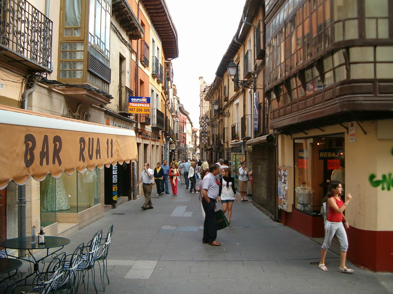 西班牙當局開始放寬對武漢肺炎疫情的封鎖措施，西班牙各地的成人2日首度可以外出運動。(圖：foter)