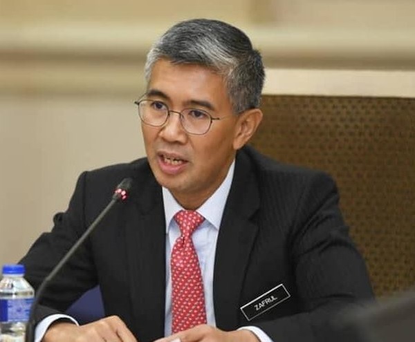 馬來西亞財政部長扎夫魯2日表示，馬來西亞2020年經濟萎縮的程度，可能超過先前的預測。(圖：扎夫魯臉書)