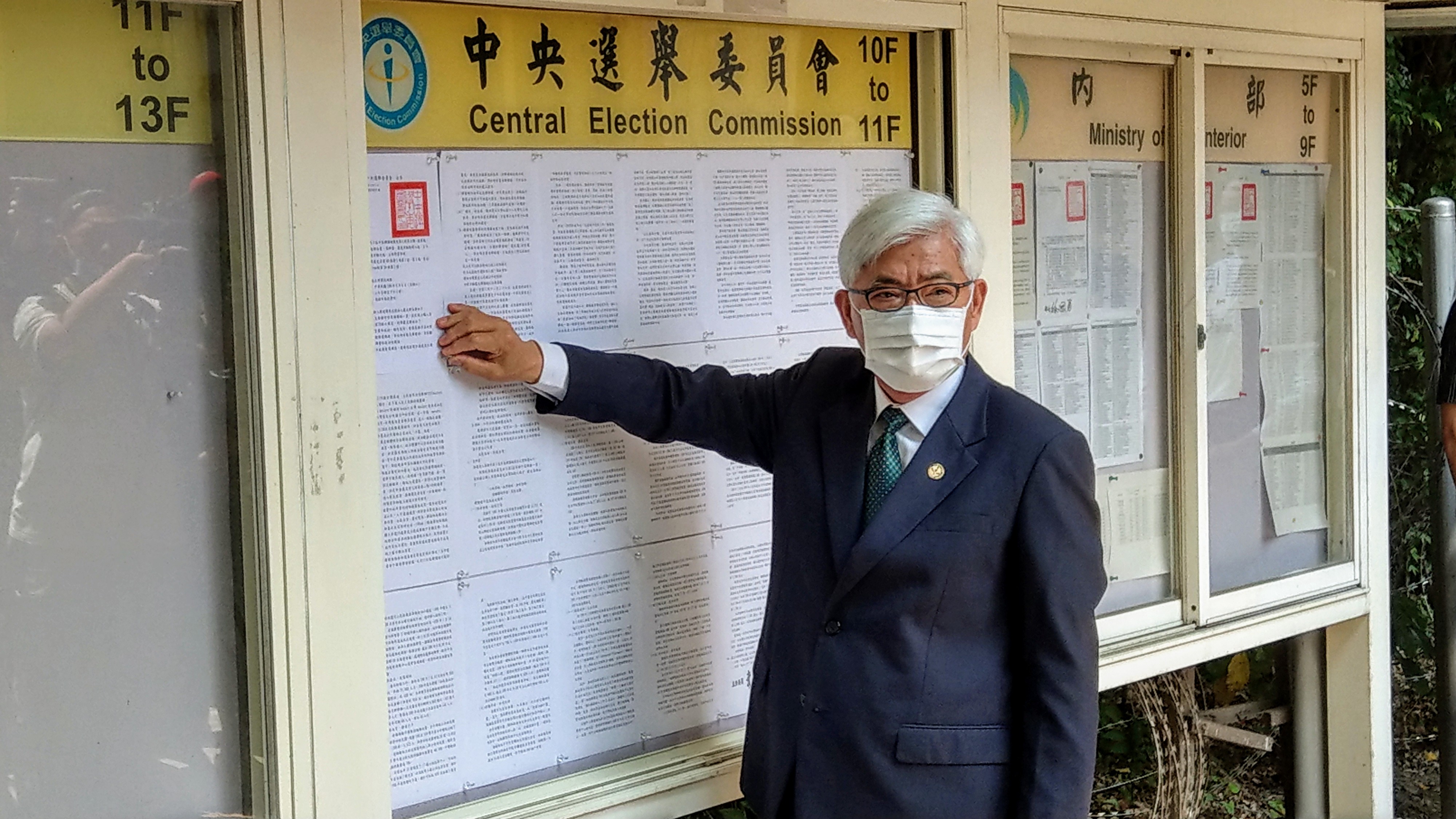 中選會主委李進勇5日發布罷韓投票公告，並宣布向民間徵集投開票所設置地點。(歐陽夢萍 攝)