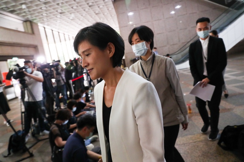 行政院長蘇貞昌14日率內閣總辭，文化部長鄭麗君隨即發聲明表示，已完成階段性任務，將專心陪孩子一段時光，表態不續任文化部長。(圖：中央社 )