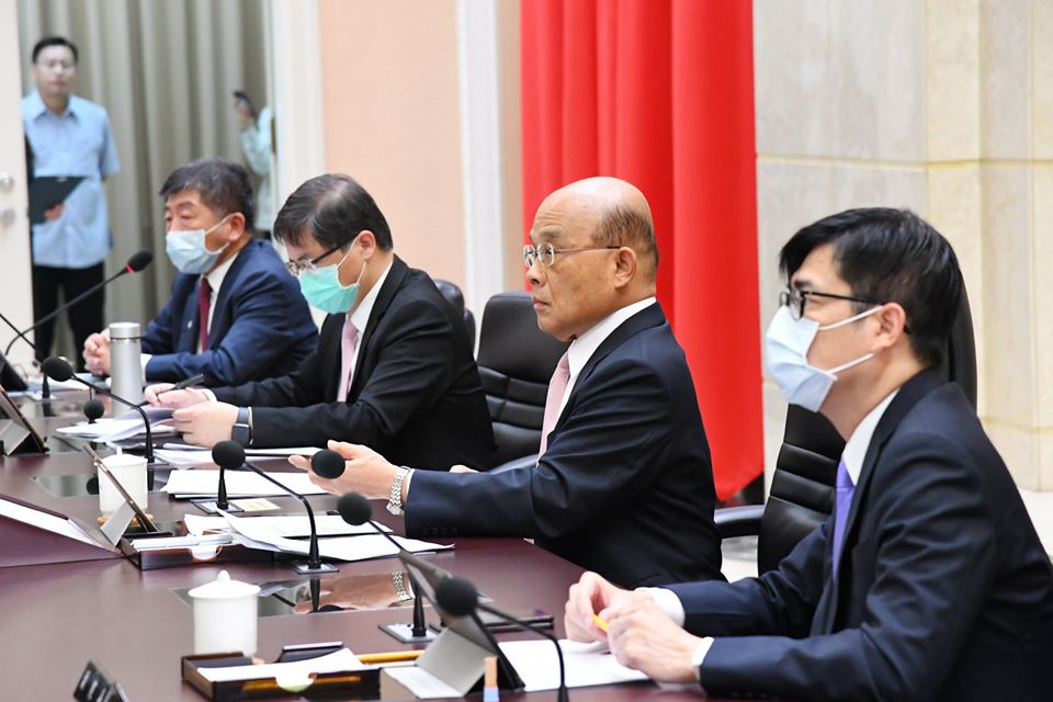 行政院長蘇貞昌14日率領內閣團隊總辭，完成總辭程序。蘇貞昌並稱讚內閣團隊是最強團隊。(行政院提供)