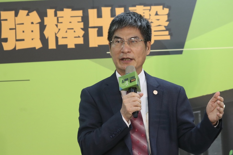 科技部長陳良基(圖)不再續任，廣達董事長林百里和華碩董事長施崇棠今天(15日)出席科技部記者會時均表示不捨。
