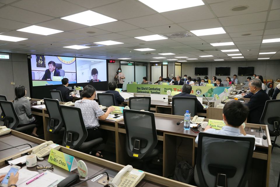 政府舉辦新型冠狀病毒肺炎(COVID-19)防治檢討視訊論壇，與美國、日本、加拿大等國家攜手對抗COVID-19之威脅。(衛福部提供)
