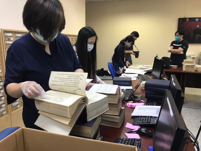 不當黨產處理委員會22日前往國民黨調取革實院土地及財務檔案資料。（黨產會提供）