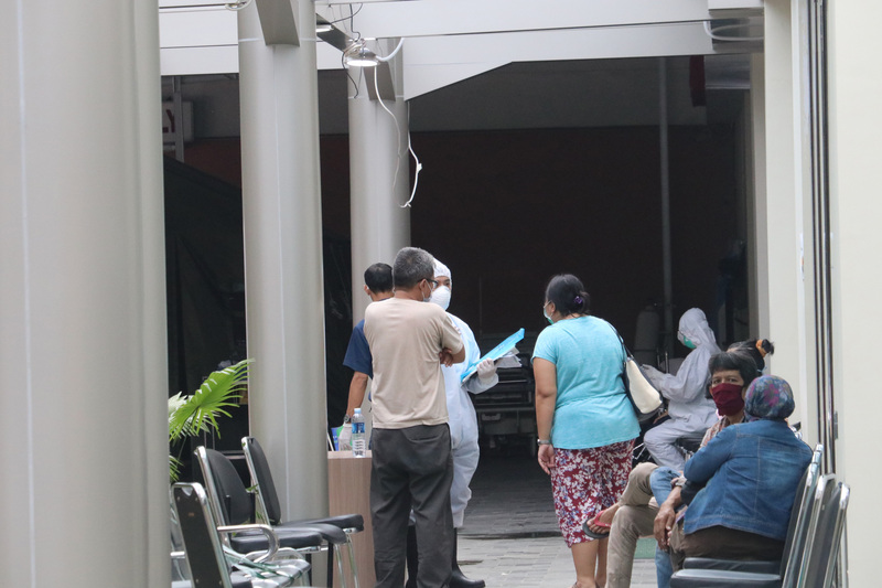 印尼武漢肺炎疫情嚴峻，一名郭姓台商日前出現症狀就醫，未及轉診到大醫院前即往生。(圖：中央社)