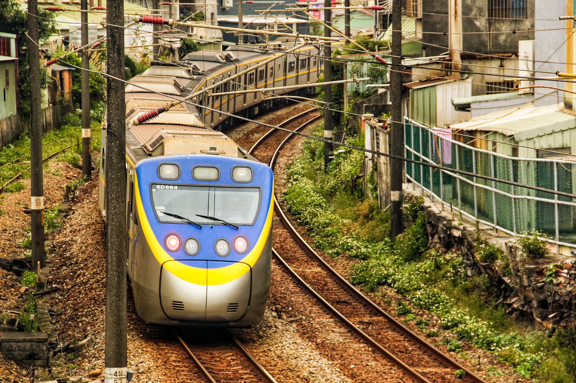 據台鐵通報，受路樹倒塌影響，台鐵深澳支線中斷，列車暫時停駛，預計23日中午12時恢復正常。( 示意圖/Pixabay圖庫)