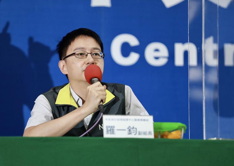 一項抗病毒藥物瑞德西韋初步分析發現，對亞洲人療效不顯著。中央流行疫情指揮中心醫療應變組副組長羅一鈞24日表示，這僅是初步分析資料，有待更多後續資料才能論斷。（中央流行疫情指揮中心提供）