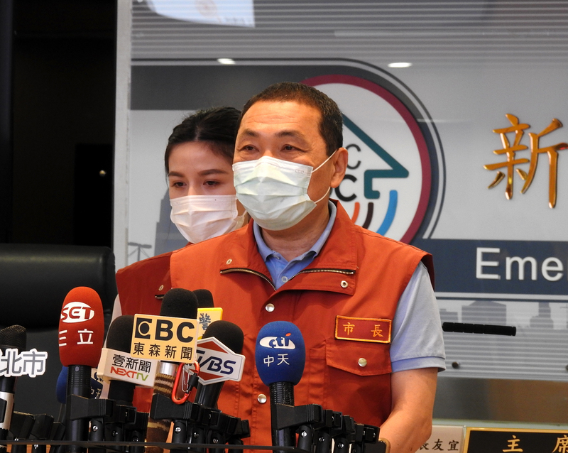 新北市長侯友宜25日表示，新北市繼續第四波疫情解封措施。(中央社)