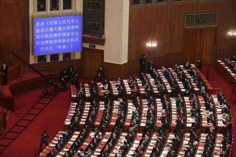針對中共人大會議通過「港版國安法」立法授權，國民黨表達高度憂慮，並呼籲中共當局、港府與香港各界能充分溝通、理性對話，重現香港立法與司法的高度自治。（中新社提供）