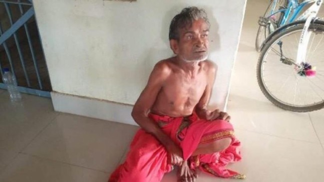 印度奧里薩省(Odisha)一名印度教祭司宣稱夢到神明指示以人類生命獻祭，才能終結COVID-19疫情。(圖/推特)