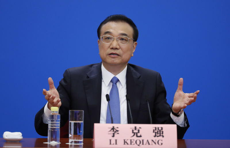 中國國務院總理李克強5月28日在全國人大三次會議閉幕後的中外記者會指出，中國是人口眾多的發展中國家，有6億中低收入及以下民眾，他們平均每月收入也就人民幣1000元（約新台幣4200元）左右。（中新社提供）(圖：中央社)