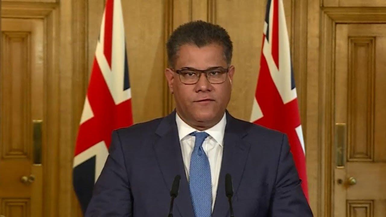 英國商務大臣夏瑪(Alok Sharma)14日呼籲民眾不要過度採買，囤積食物，他相信即使最後無貿易協議脫歐，食物的供應依然無虞。(圖/推特)