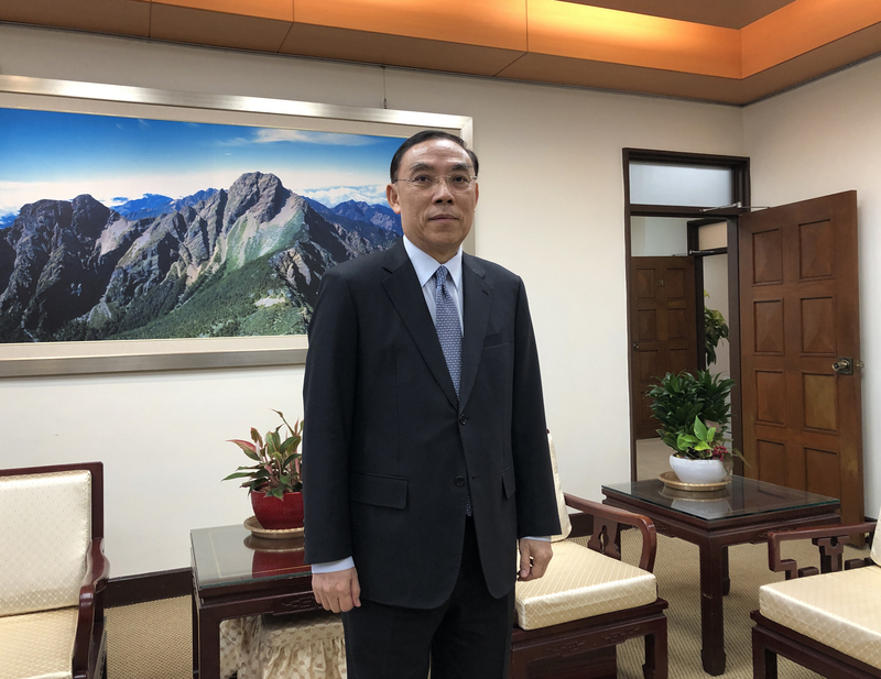 鐵路警察李承翰的父親李增文4日病逝。法務部長蔡清祥（圖）5日表示，得知消息感到難過不捨，他已要求犯罪被害人保護協會嘉義分會前往關心慰問，也要呼籲李媽媽要保重，將會全心給予協助。(圖：中央社)