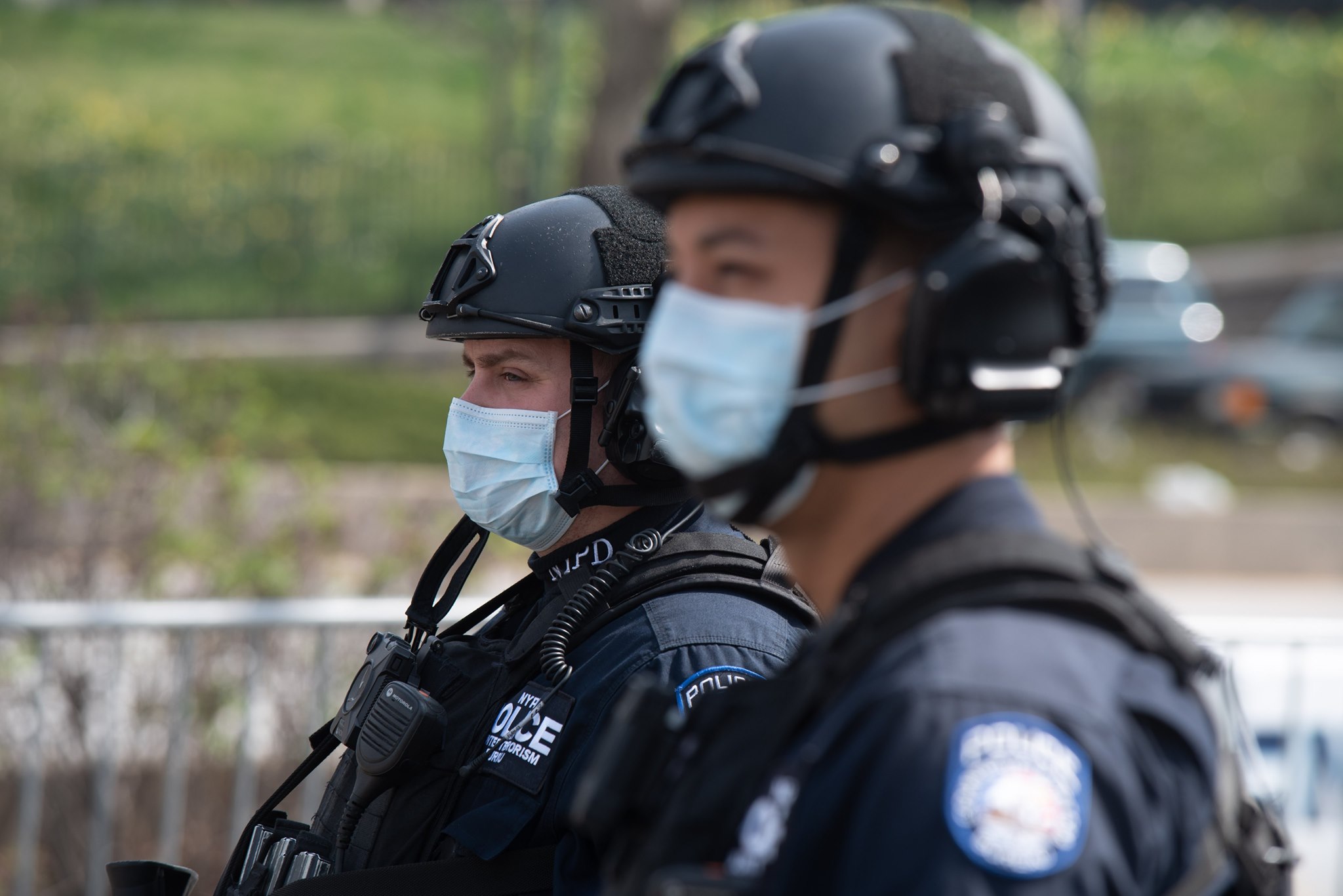 美國警察暴力引發示威潮，紐約州議員9日表決通過法案，廢除一條有數十年歷史、保障警方記載處分的紀錄不對外公開的法規。(圖：NYPD臉書)