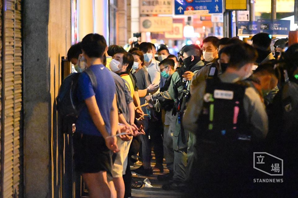 2020年反送中滿一週年， 香港中環再現示威，又有多名年輕示威者被拘捕。(資料圖片：立場新聞提供)