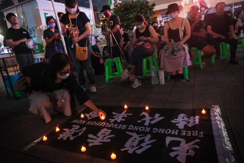 民眾點亮燭光，表達「撐港」立場。(示意資料照/中央社)