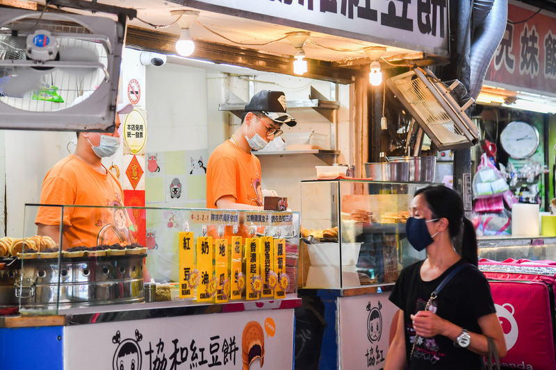 為協助18萬應屆畢業生與青年，勞動部12日將在行政院報告「應屆畢業青年就業促進方案」。(圖：中央社)