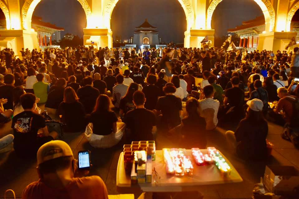 民眾集結在台北自由廣場響應紀念「六四天安門事件」活動。(資料照/秋萬興提供)