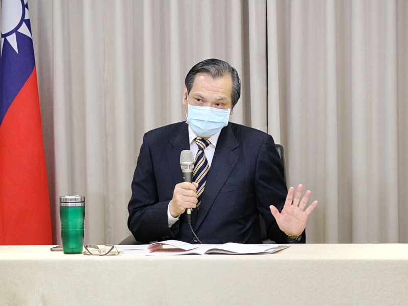 陸委會18日公布「香港人道援助關懷行動專案」，陸委會主委陳明通表示，此專案是「援助」不是「援救」，港人進入台灣，我方才根據法律給予協處 (央廣記者王照坤 攝)