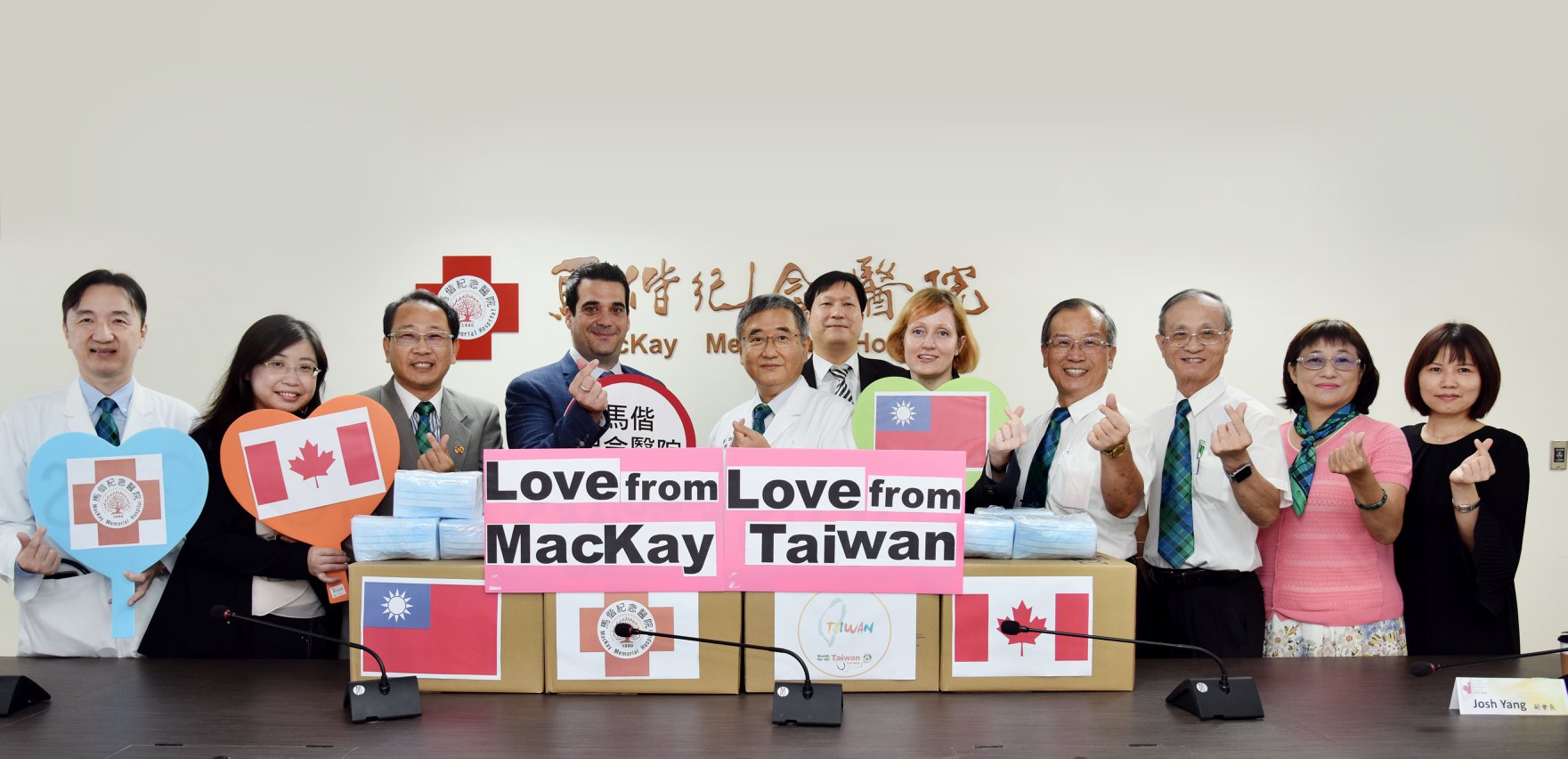 馬偕紀念醫院捐贈15萬片口罩給加拿大，共同防疫加深台加兩國情誼。(馬偕提供)