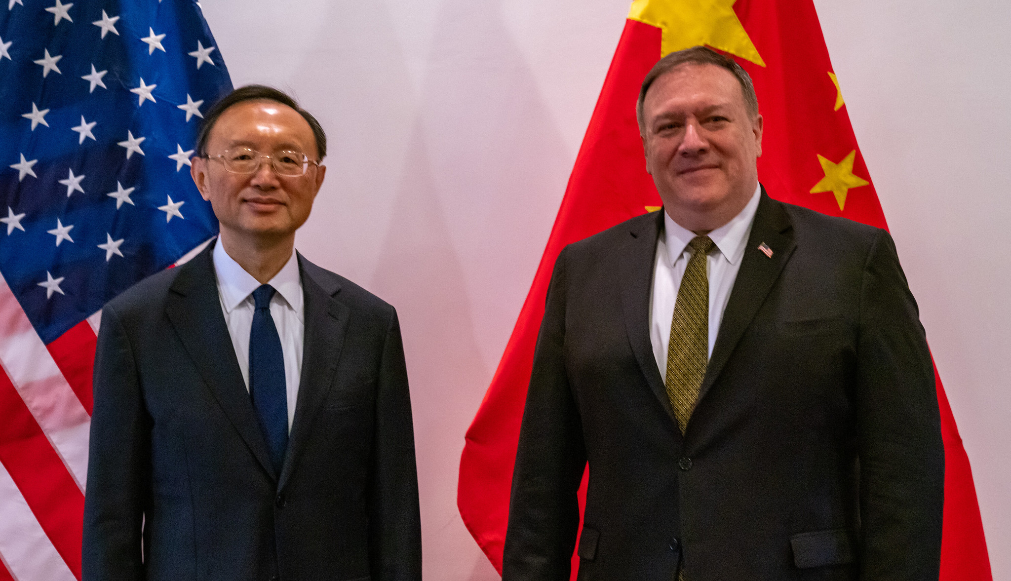 美國國務卿蓬佩奧(Mike Pompeo)與中共中央政治局委員、中央外事工作委員會辦公室主任楊潔篪17日在夏威夷會面。 (圖:美國國務院)