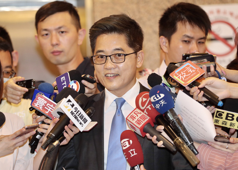 總統府原訂19日下午由蔡英文總統先約見第六屆監察院長、副院長及監察委員提名人，接著對外召開提名記者會，但記者會在召開前約1小時臨時取消，外界認為是因為副院長提名人選黃健庭引發反彈。(圖：中央社)