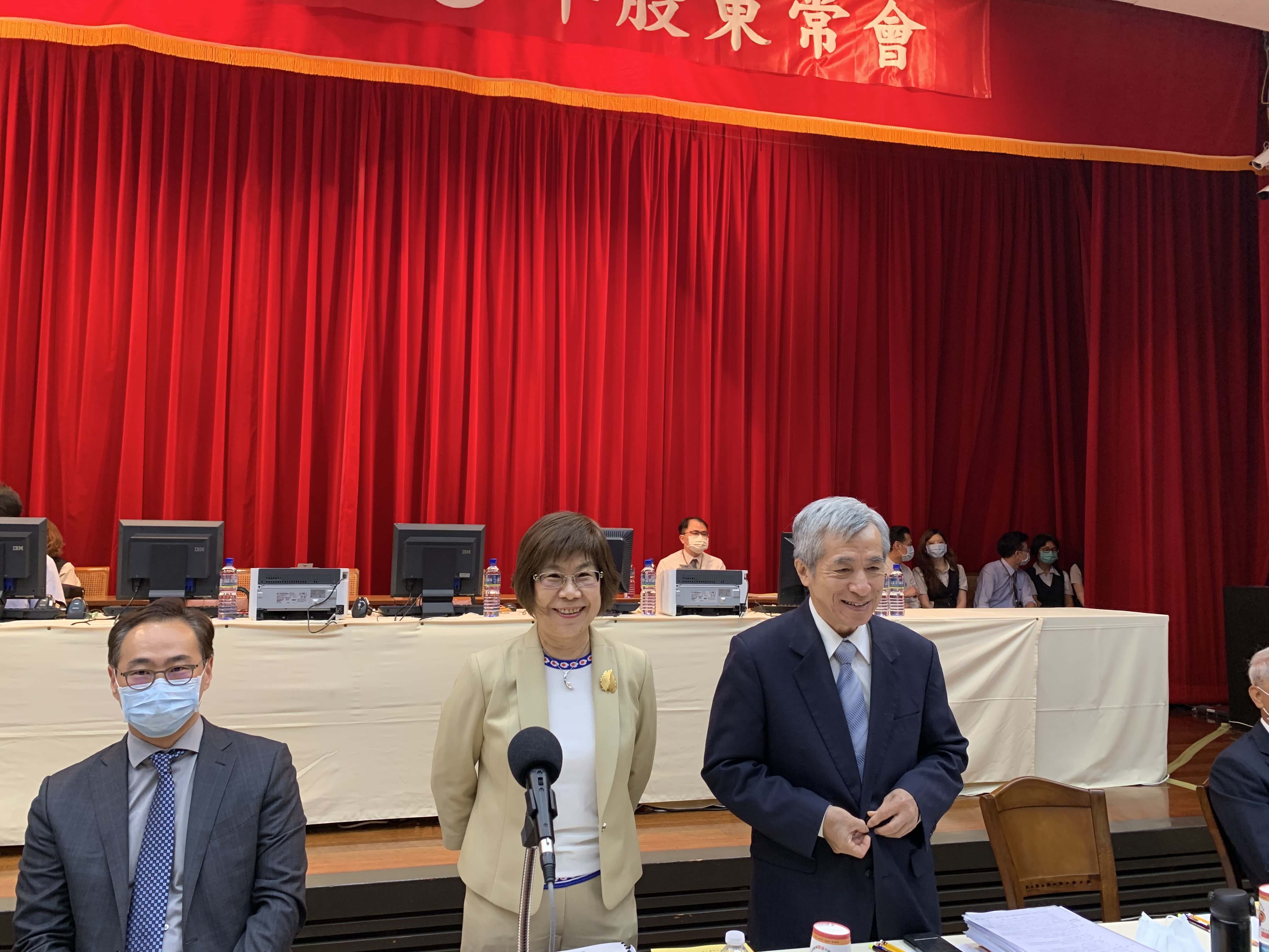 彰銀股東會19日登場，新的董事人選出爐，其中以財政部為首的泛公股拿下5席董事，台新金則是取得1席自然人董事以及3席獨立董事。(圖／陳林幸虹)