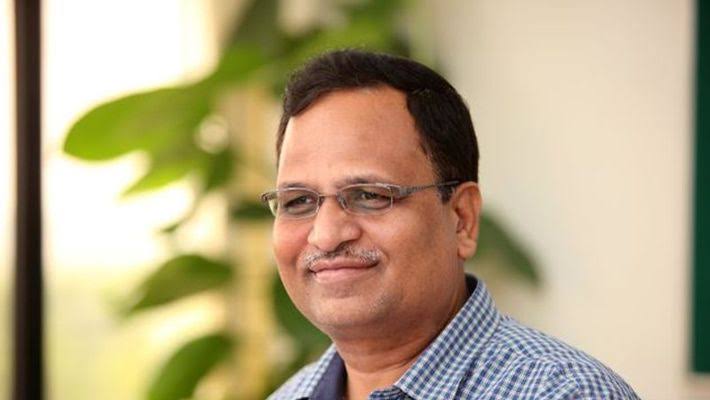 印度新德里市衛生局長詹恩(Satyendar Jain)確診COVID-19後病情惡化，19日送入加護病房接受血漿治療。(圖/推特)