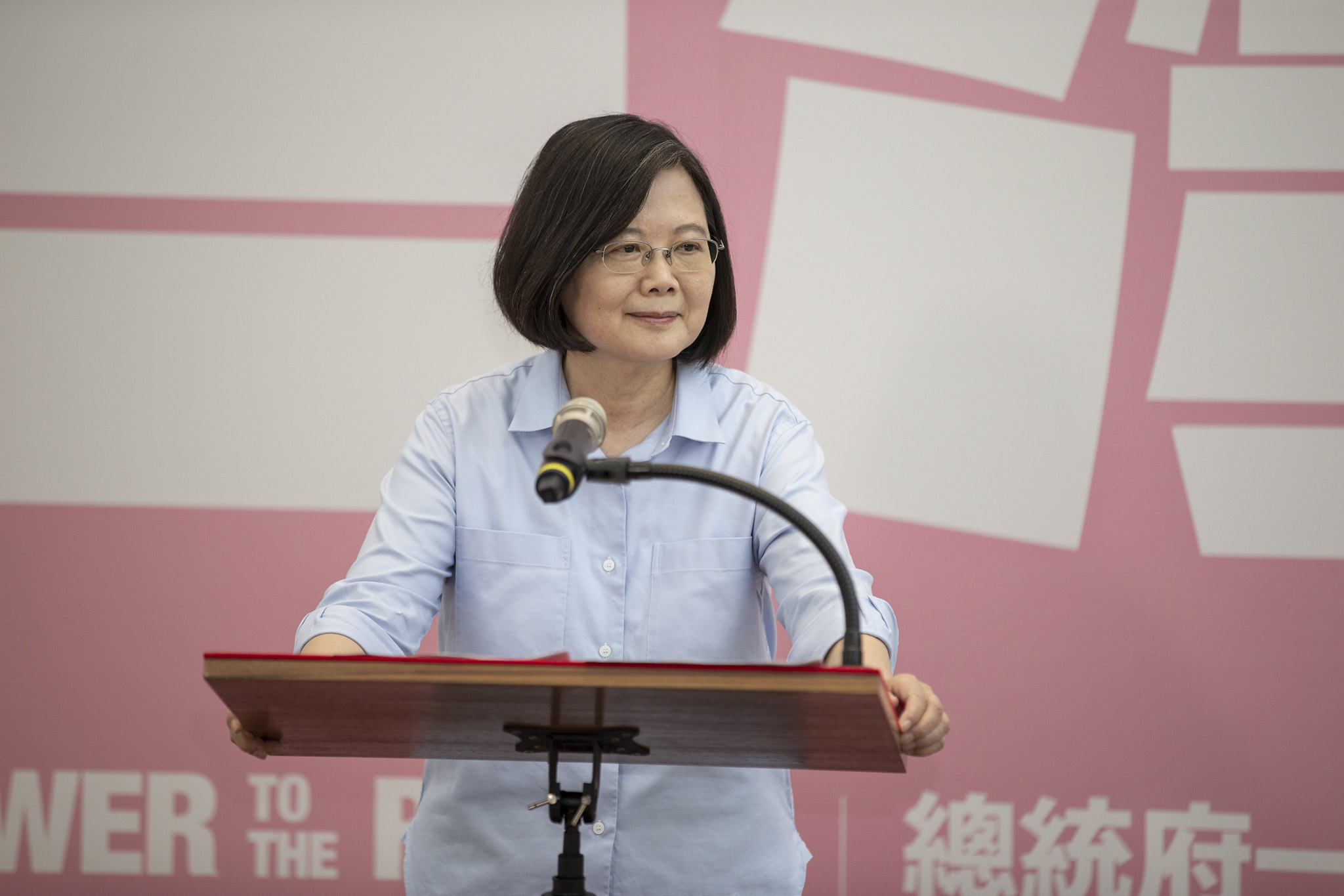 蔡英文總統24日上午在總統府敞廳接受媒體訪問。(圖：總統府 提供)