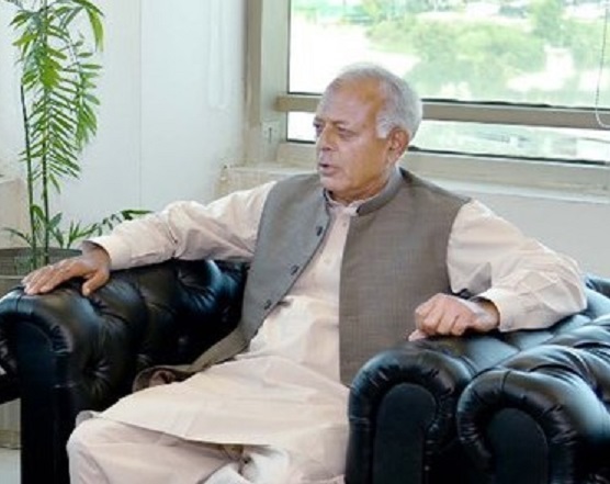 巴基斯坦航空部長沙瓦爾汗24日表示，有關上個月巴基斯坦1架航空客機失事、造成97人不幸死亡的調查報告顯示，飛行員和空中交通管制人員沒有遵循設定流程。(圖取自推特)