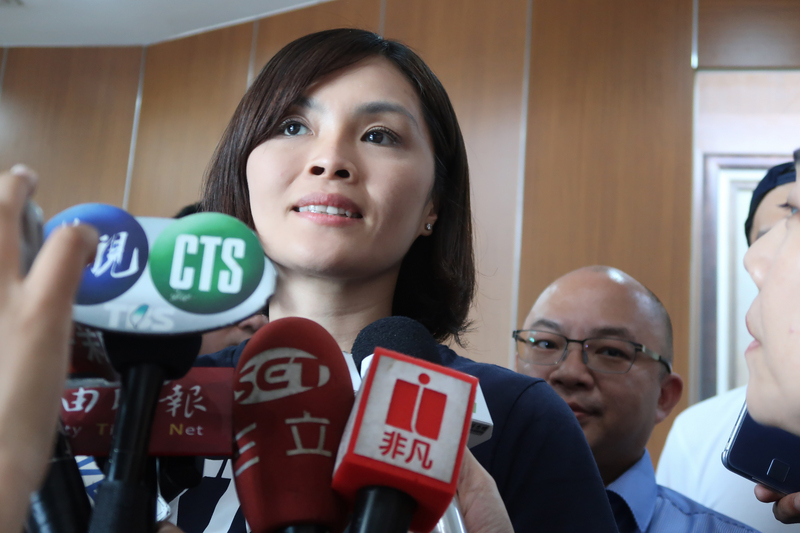 高雄市長補選將於8月15日舉行投票，經過連日來密集籌組，國民黨參選人李眉蓁29日傍晚公布競選團隊。(圖：中央社)