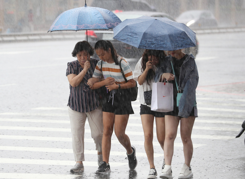 中央氣象局5日下午發布10縣市大雨特報。(資料照 / 圖:中央社)