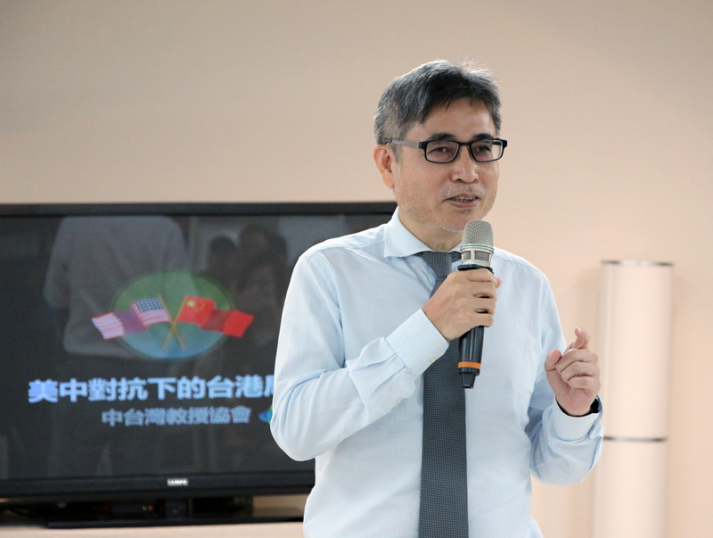 學者吳介民5日指出，科技戰對台灣是兩面刃，需審慎應對。(中央社資料照)