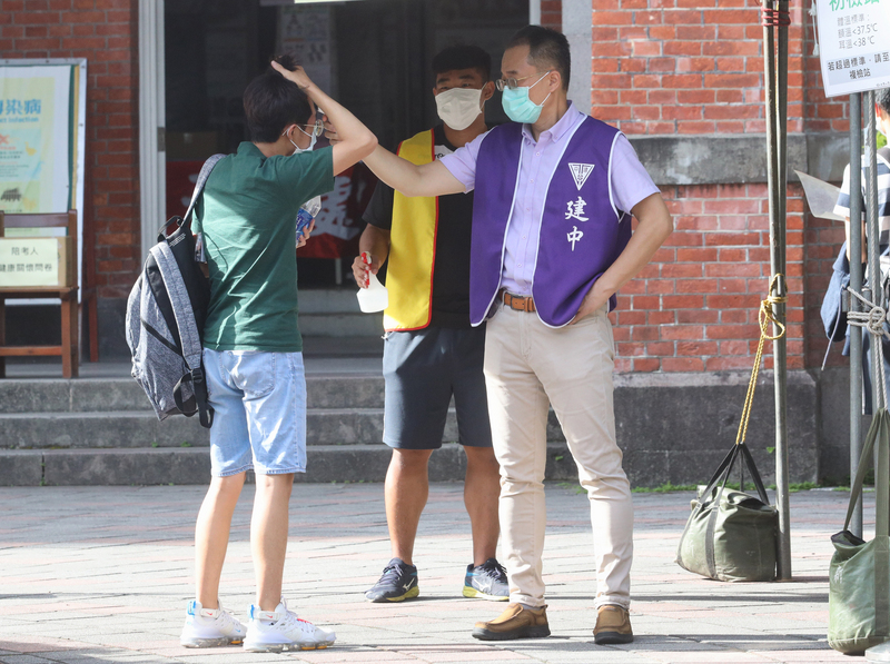 指考歷史科啟用2間防疫試場 新增1發燒考生。(中央社／資料照)