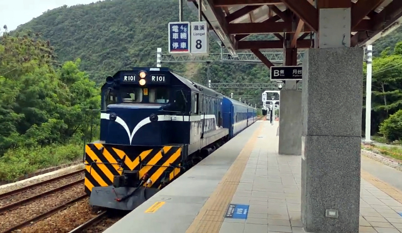 配合南迴線鐵路電氣化工程，7月15日到12月15日每週一到週四及週六停駛晚間7時到隔天早上6時枋寮台東間列車，共4班次，停駛期間將改由公路客運替運。(圖:中央社)