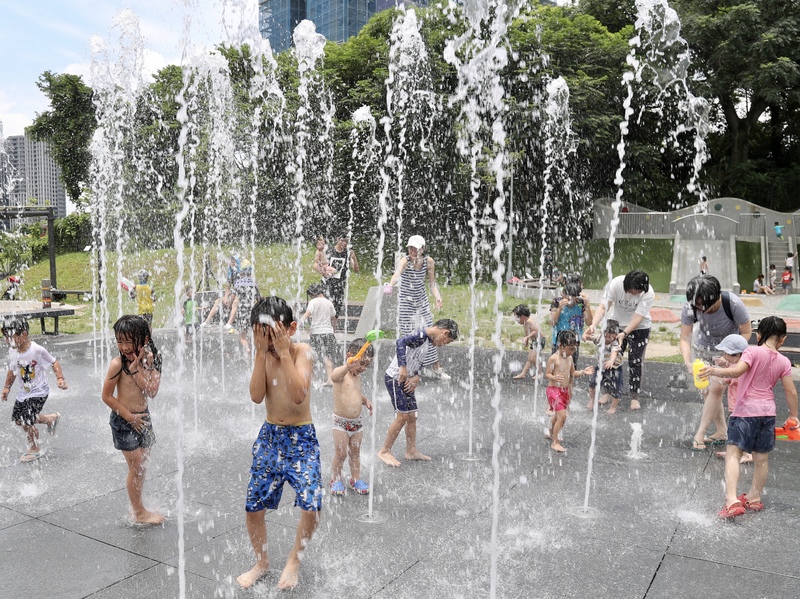太平洋高壓影響，大台北10日仍有機會出現局部36度以上高溫。(資料照片/中央社)